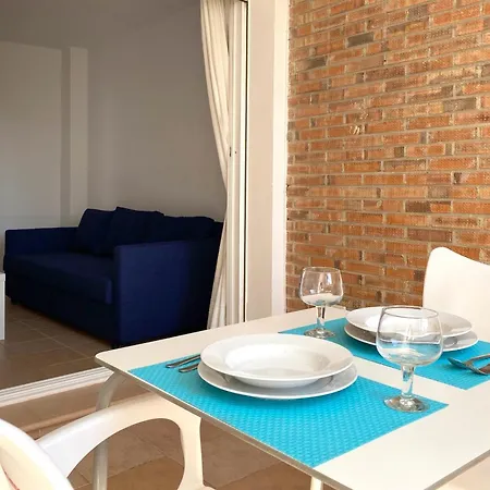 Apartment Con Vistas Al Mar En Urbanizacion En Primera Linea De Playa