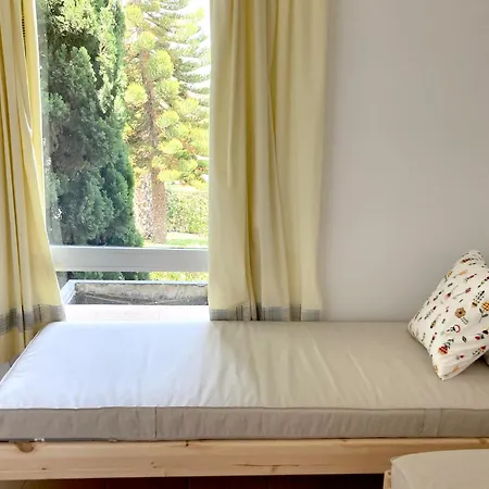 Apartamento Con Vistas Al Mar En Urbanizacion En Primera Linea De Playa