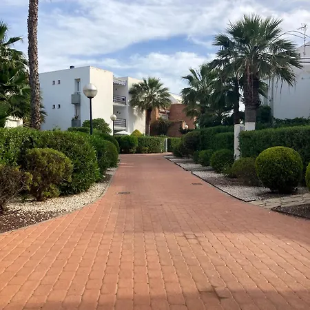 Apartamento Con Vistas Al Mar En Urbanizacion En Primera Linea De Playa