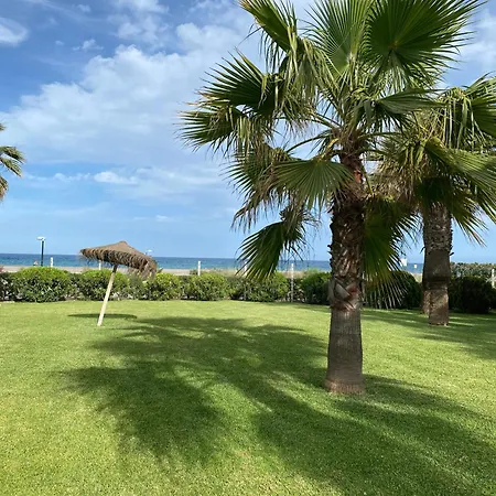 Apartamento Con Vistas Al Mar En Urbanizacion En Primera Linea De Playa Vera